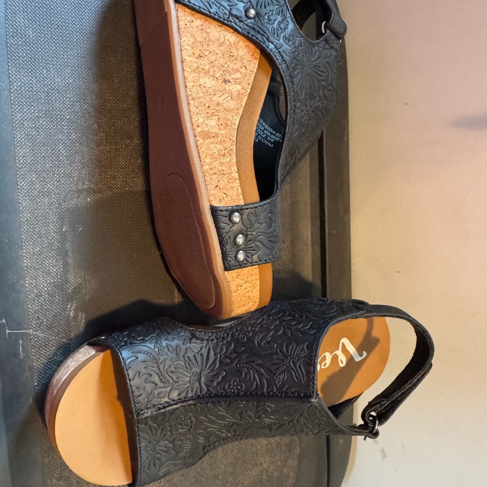 Women's Black Sandals